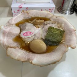 チャーシュー麺、半熟味玉(1020円)