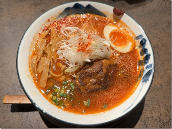 柚子辛紅ラーメン（4丁目：1390円）