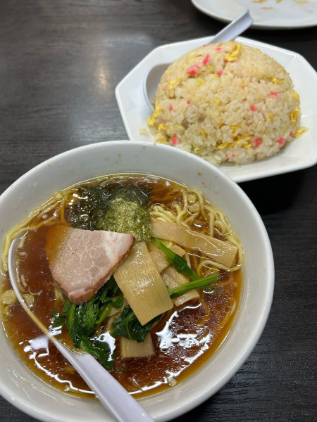 「チャーハンとミニラーメン1080円」@南京亭 日高店の写真
