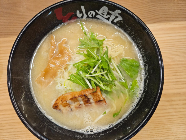 「濃厚鶏そば」@とりの助 観音寺店の写真