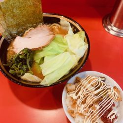 ラーメン（並）900円 キャベツ100円 ライス100円