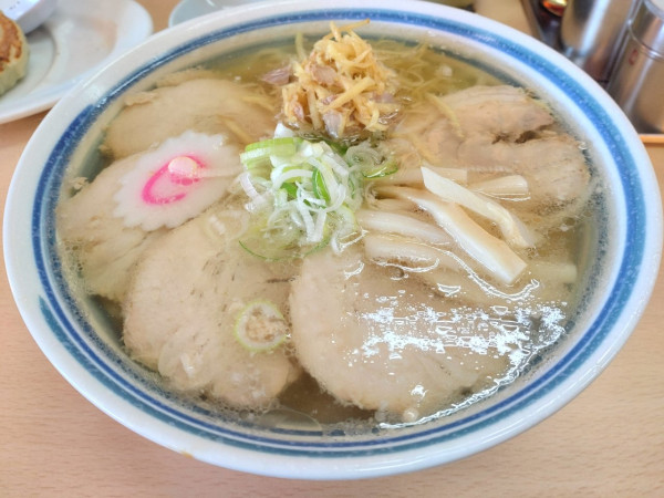 「生姜チャーシュー大盛+ぎょうざ3個」@小三郎の写真