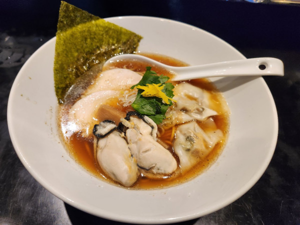 「牡蠣ラーメン」@Tonariの写真