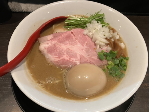 「味玉煮干豚骨ラーメン」@麺処 夏海の写真
