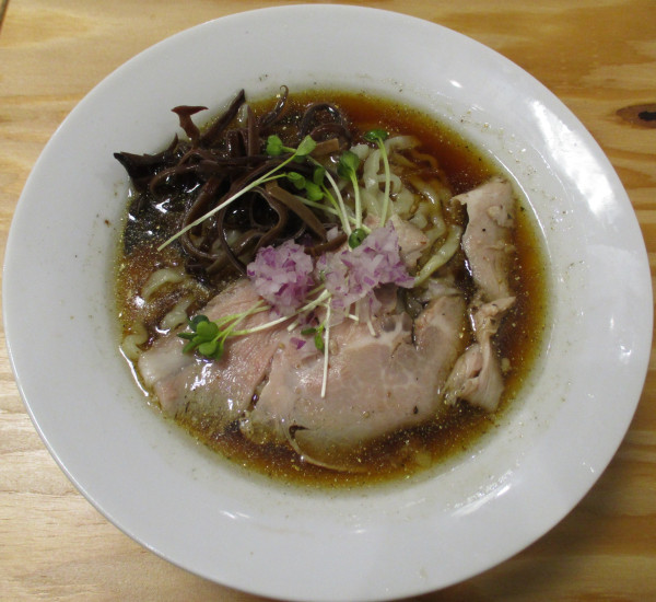 「煮干し醤油ラーメン　1000円」@福島屋 秋葉原店の写真