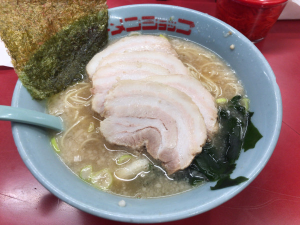 「チャーシューメン(バリこて、濃いめ) 1060円」@新ラーメンショップ 狭山本部の写真