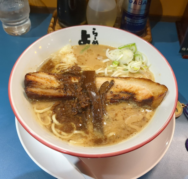 「とんこつらーめん」@らーめん よし丸の写真