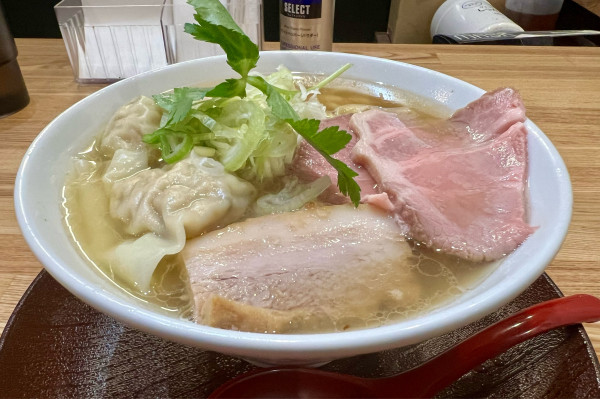 「特製しなそば【醤油】」@手打ち正麺 Hachimitsuの写真