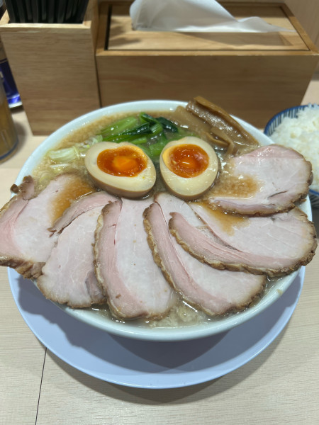 「チャーシュー背脂中華　らいす」@ラーメン みなみの写真
