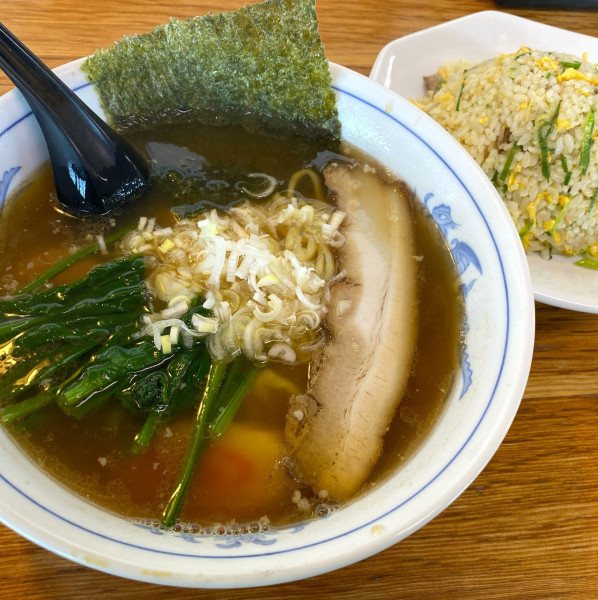 「喜多方らーめん890円＋半チャーハンセット250円」@会津喜多方らーめん 新田店の写真