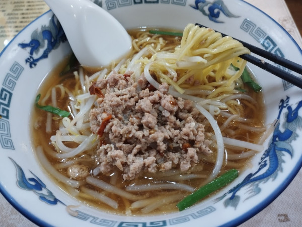 「らーめんとご飯セット チャーハン＋台湾ラーメン(880)」@大武飯店の写真