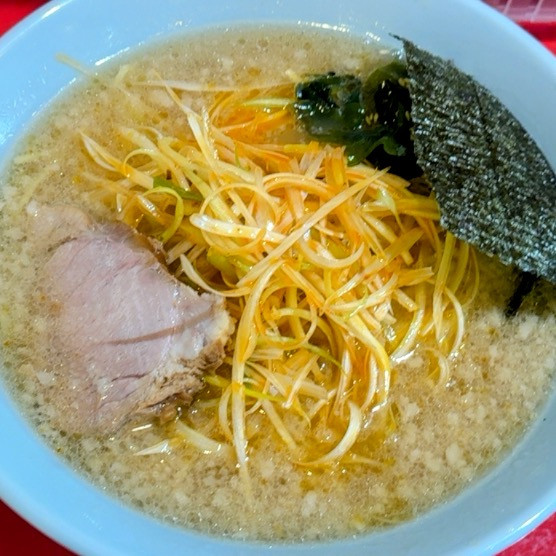 「ネギラーメン ¥890円＋小ライス¥90」@ラーメンショップ ○化 土浦店の写真