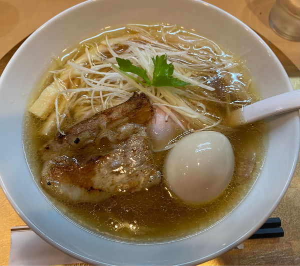 「特製鶏中華そば 1070円」@濃厚つけ麺・ラーメン 八重桜の写真