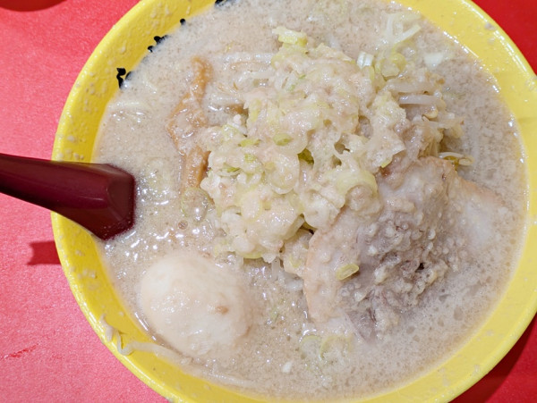 「らーめん（ギタ）＋味玉」@らーめん弁慶 新小岩店の写真