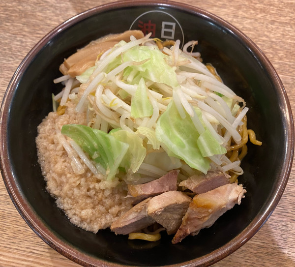 「ブラックジャンク油そば　大盛　900円」@日本油党 町田支部の写真