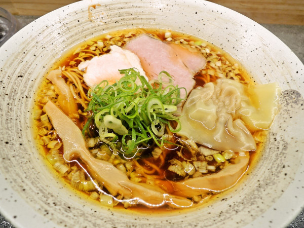 中華そば（980円）