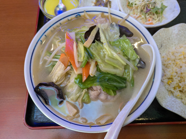 「野菜ラーメン＋半チャーハン：580円」@中国料理 清福の写真