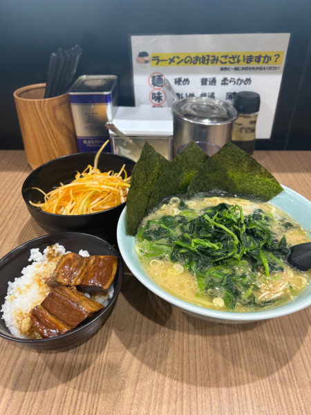 「ネギラーメン　並　角煮丼」@千家 根岸店の写真