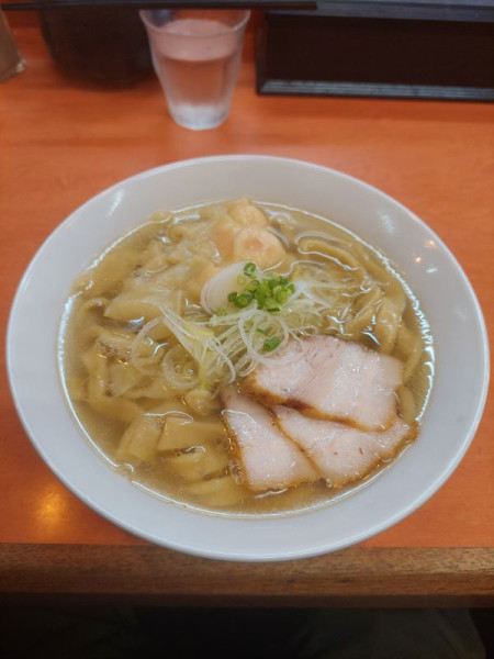 「海老ワンタンメン大盛＋生姜丼」@日陰の写真