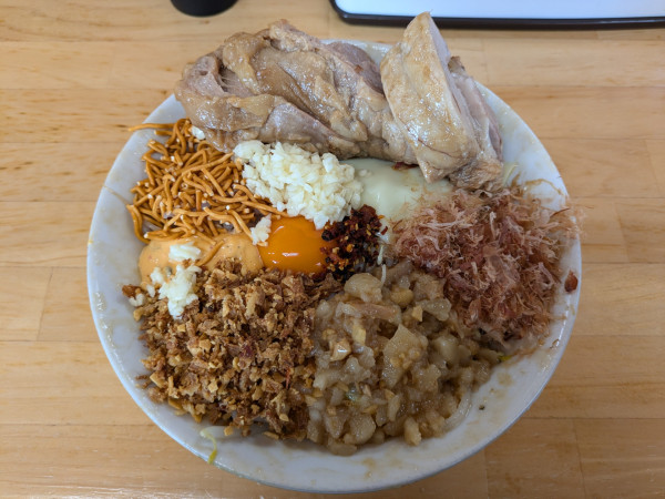 「まぜそば(並)＋豚増し」@ハイマウントMの写真