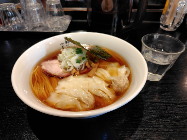 「ハーフワンタンメン(3ケ)醤油¥1050」@支那ソバ 小むろの写真