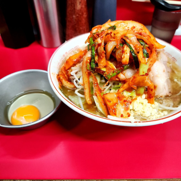 「ラーメン ヤサイ、ニンニク、アブラ SUPERキムチ 粉チーズ 」@ラーメン二郎 湘南藤沢店の写真