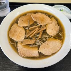 そばラーメン900円　チャーシュー200円