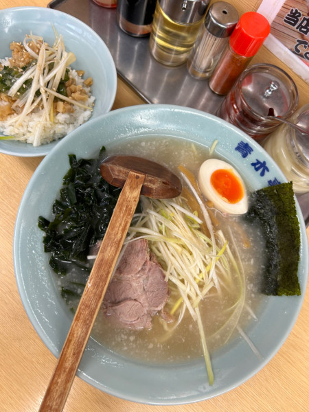 「ラーメン(塩)650円　ワカメ50円　ダシ丼200円」@ラーメン青木亭 越谷店の写真