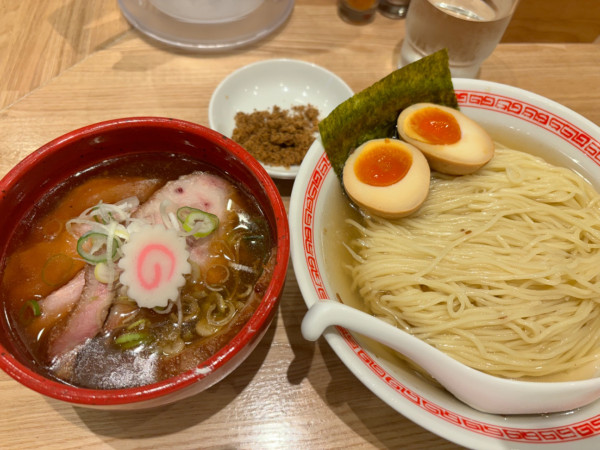 「炭火つるし焼きチャーシューサバ水つけ麺大」@麺や みかんの写真