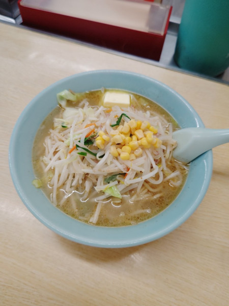 「塩バターラーメン(830円)」@満北亭 昭和公園北店の写真