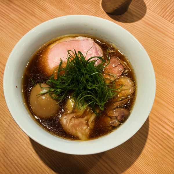 「特製醤油らぁ麺」@中村麺三郎商店の写真