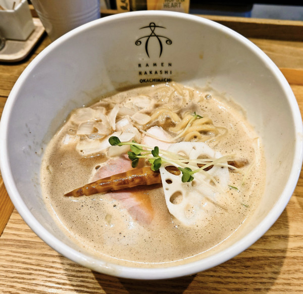 「濃厚白湯醤油」@案山子の写真