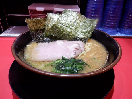 「ラーメン　並」@横浜ラーメン 新横家の写真