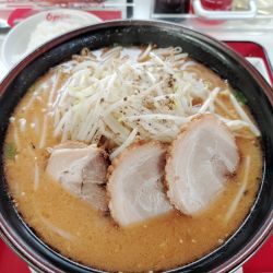 味噌チャーシュー(3枚)大盛、もやし増量