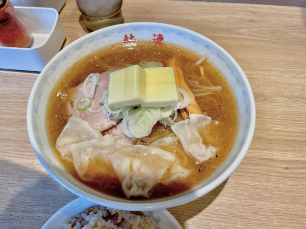 「塩 (半炒飯)ｾｯﾄ､雲呑､ﾊﾞﾀｰ¥1,930」@さっぽろ純連 札幌本店の写真