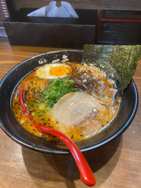 「黒ラーメン」@麺屋 一矢の写真
