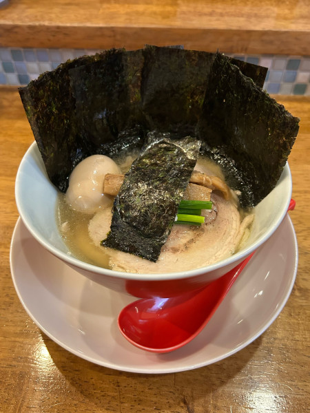 「中華そば半熟煮玉子チャーシュー麺」@味六屋の写真