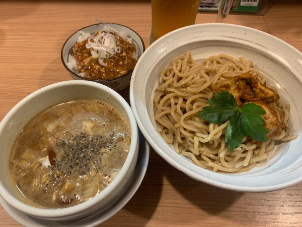 「バタチキカレーつけ麺＋ピリ辛ミニ麻婆豆腐ご飯（無料クーポン）」@旋の写真