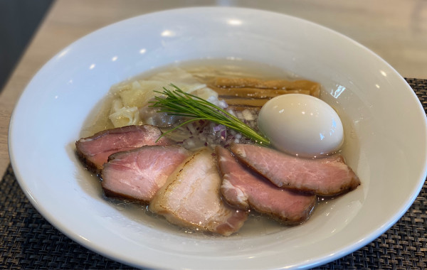 「特製中華そば塩」@宍道湖しじみ中華蕎麦 琥珀 東京本店の写真