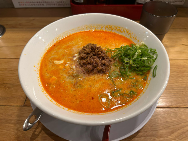 「白ごま担担麺」@麺やすする 担担麺の写真