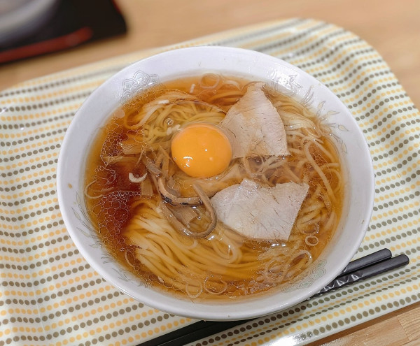 「中華そば(小盛)」@新京亭の写真