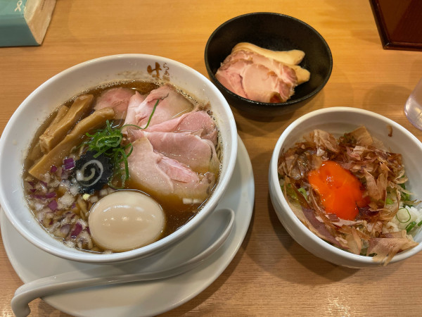 「特製煮干そば（チャーシュートッピング）」@らぁ麺 はやし田 錦糸町店の写真
