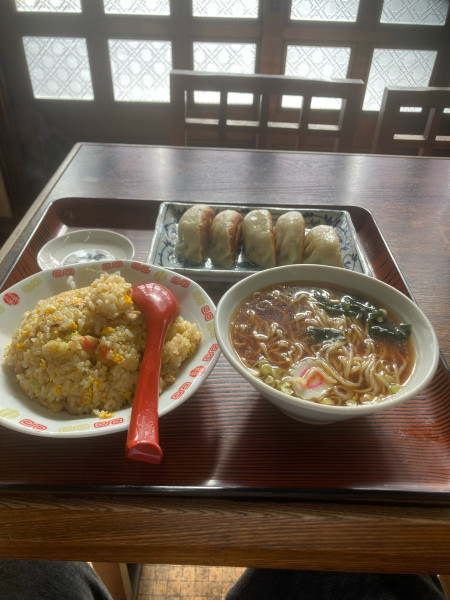 「チャーハン半ラーメン餃子」@かしわやの写真