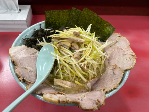 「ネギコテチャーシューメン　ネギ増し　岩海苔　カタコイオオ」@ラーメンショップ 石下店の写真