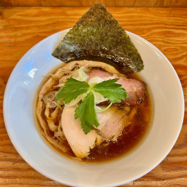 手揉み中華そば（醤油：1100円）