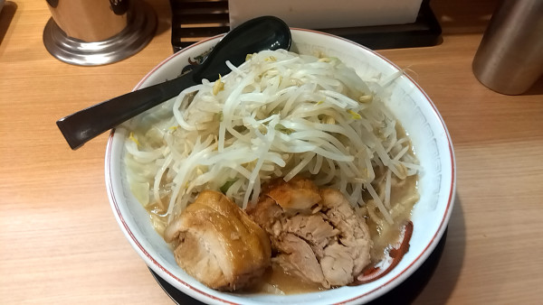 「小ラーメン（９５０円）」@豚山 八王子北野店の写真