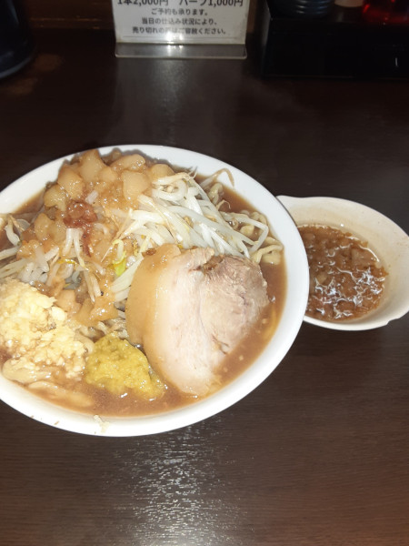 「ラーメン(300g)千円、ニンニクショウガアブラ」@ラーメンどでん 大宮店の写真