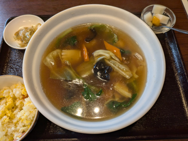 「五目湯麺+ミニ炒飯:950円」@中国料理 栄慶の写真