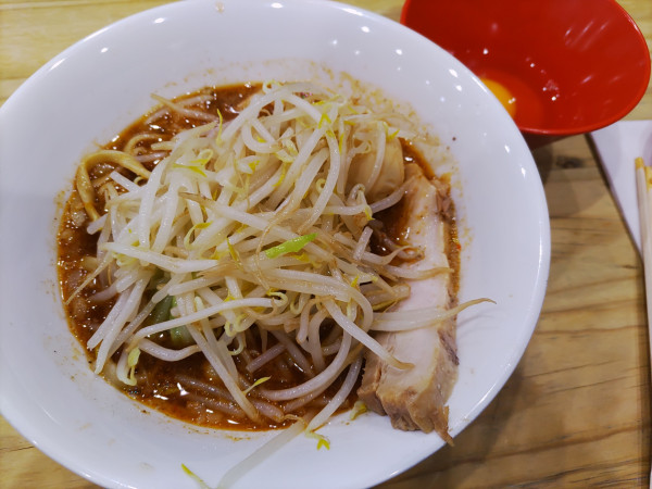 「カラニボ（S）980円 生たまご60円」@ラーメン バードメンの写真
