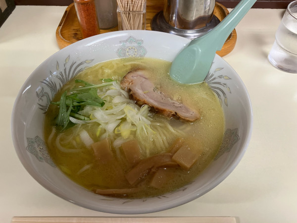 「鶏白湯塩」@らぁ麺 とりぷるの写真